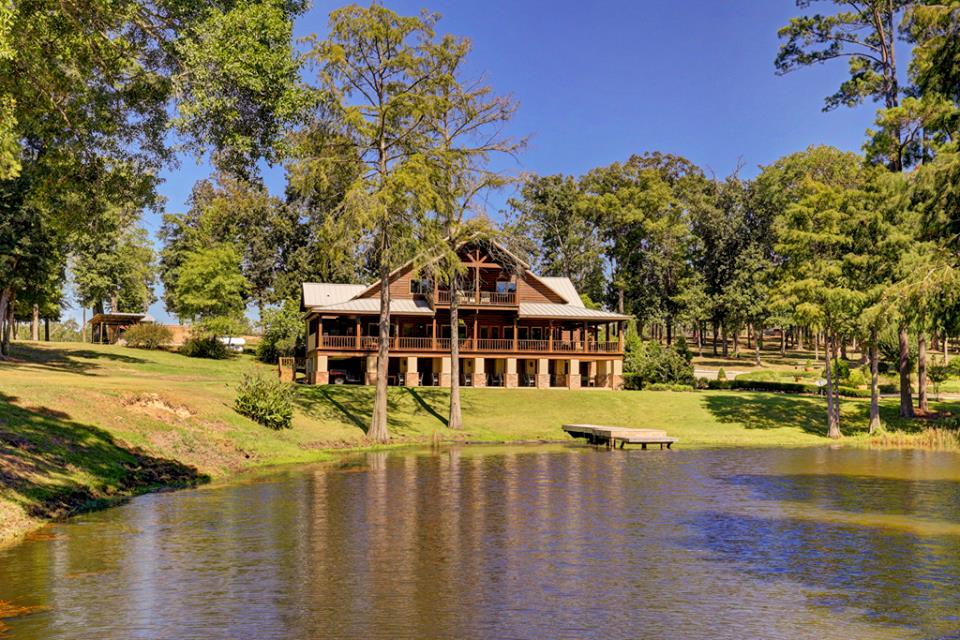 Cypress Lakes Lodge
