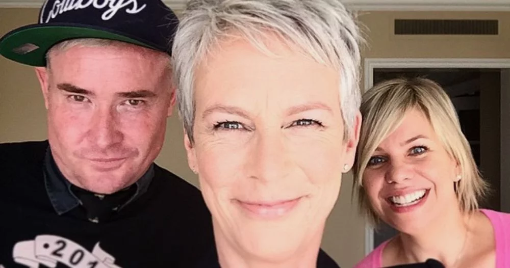 sober jamie lee curtis selfie